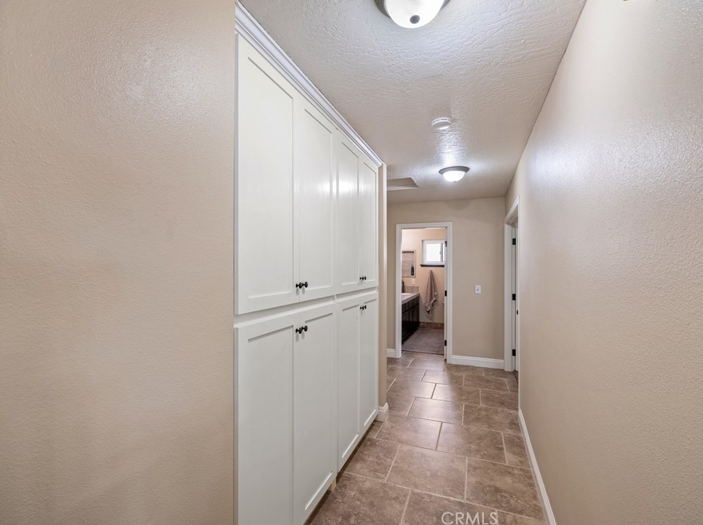 19195 Symeron Rd, Apple Valley CA  92307-4706 exterior