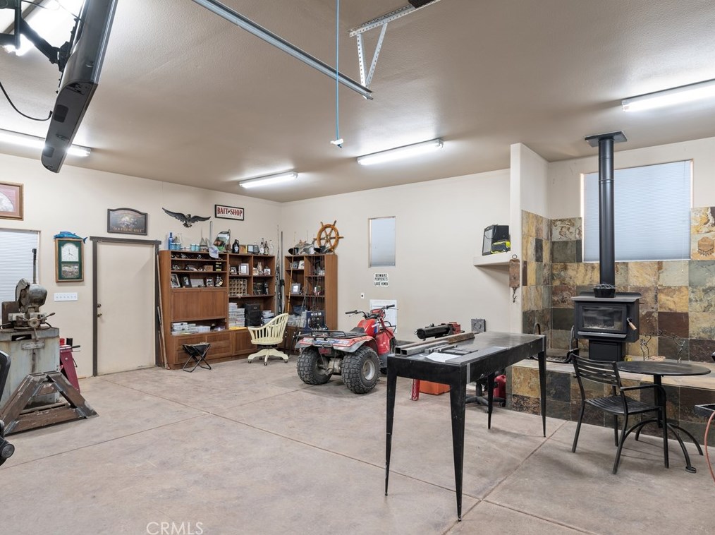 19195 Symeron Rd, Apple Valley CA  92307-4706 exterior