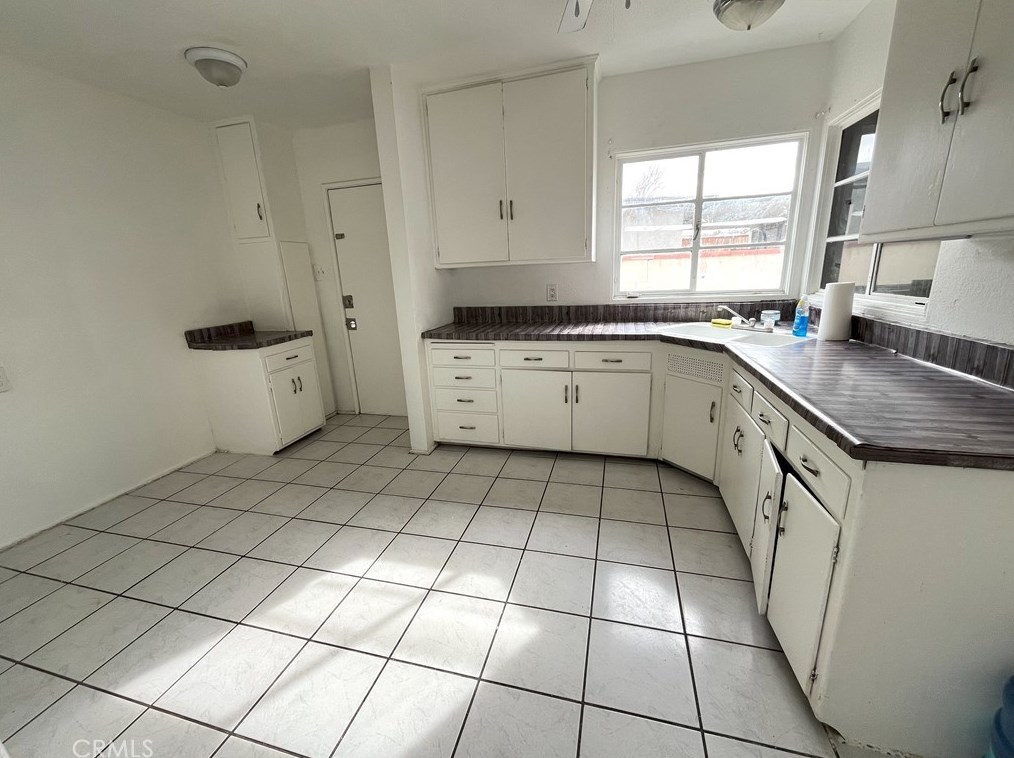 1160 Buena Vis St, Barstow CA  92311-2802 exterior