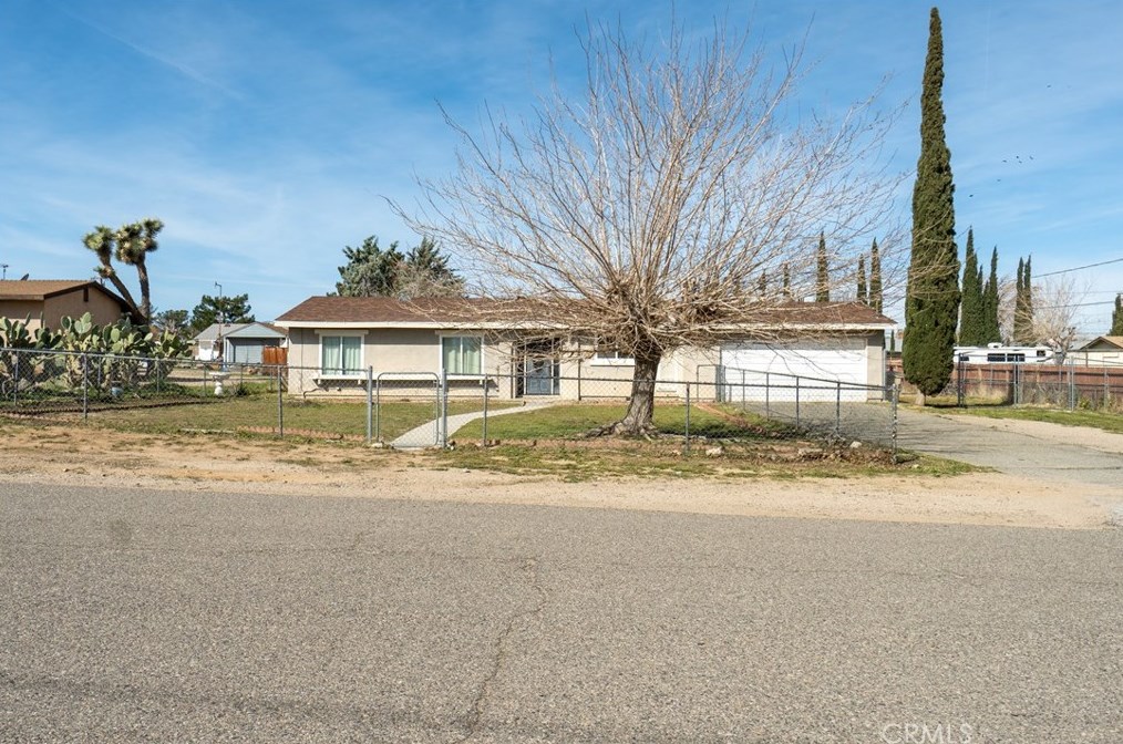 10236 Lincoln Ave, Hesperia, CA 92345-2717