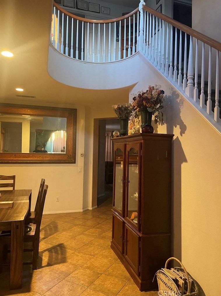 990 Gilbert St, Anaheim, CA 92801-3349