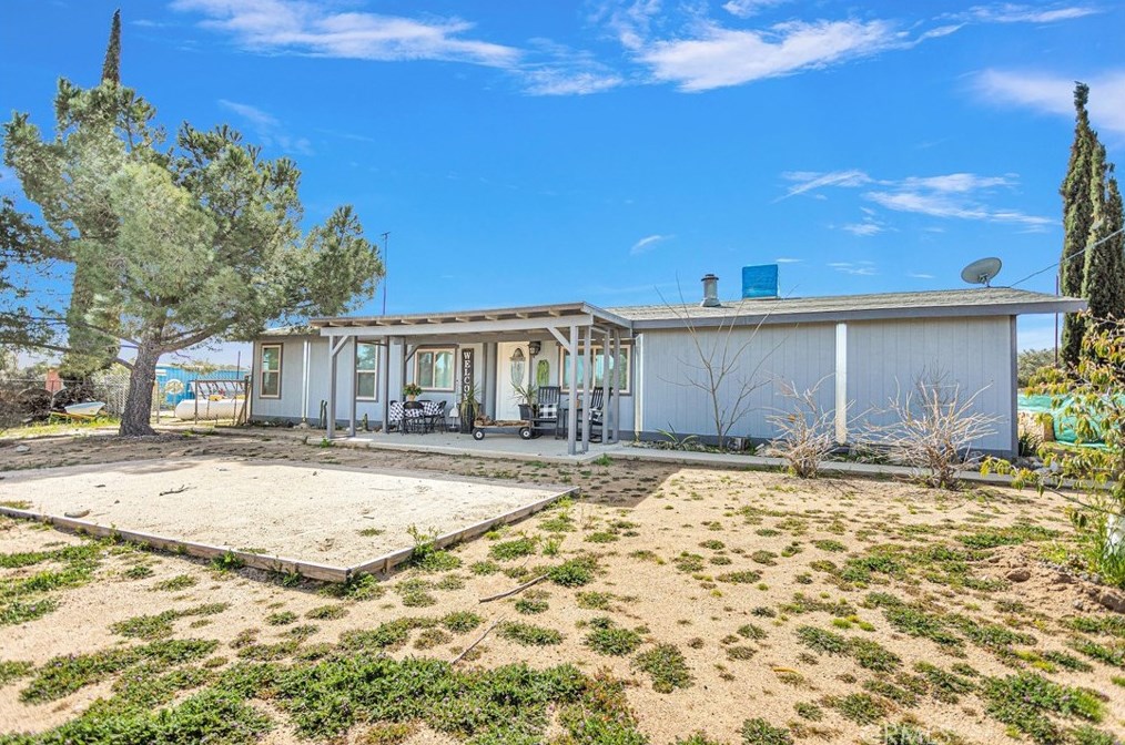 11153 Densmar Rd, Hesperia, CA 92344-8920