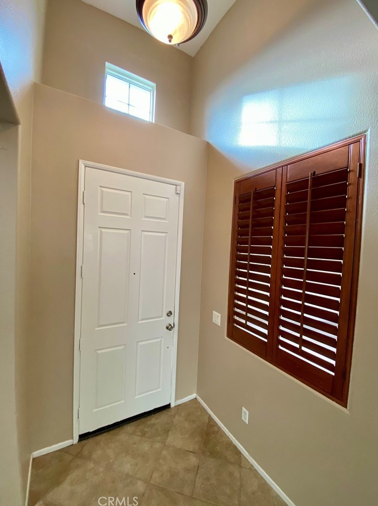 11984 Crandall Ct, Victorville, CA 92392-6813