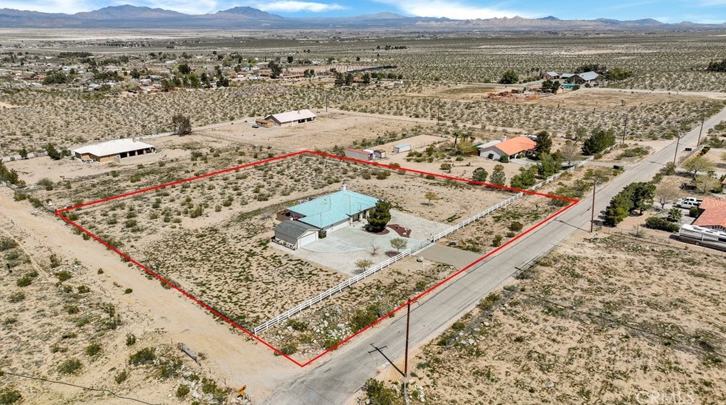 32332 Agate Rd, Lucerne Valley, CA 92356