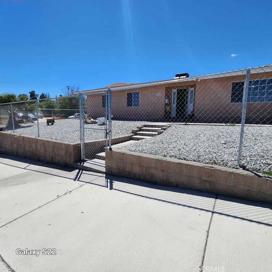 15900 Fresno St, Victorville, CA 92395