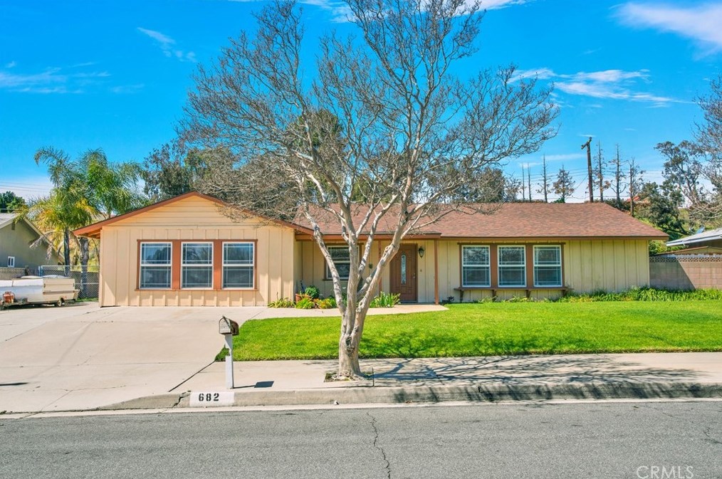 682 S Belden Ave, Rialto, CA 92376