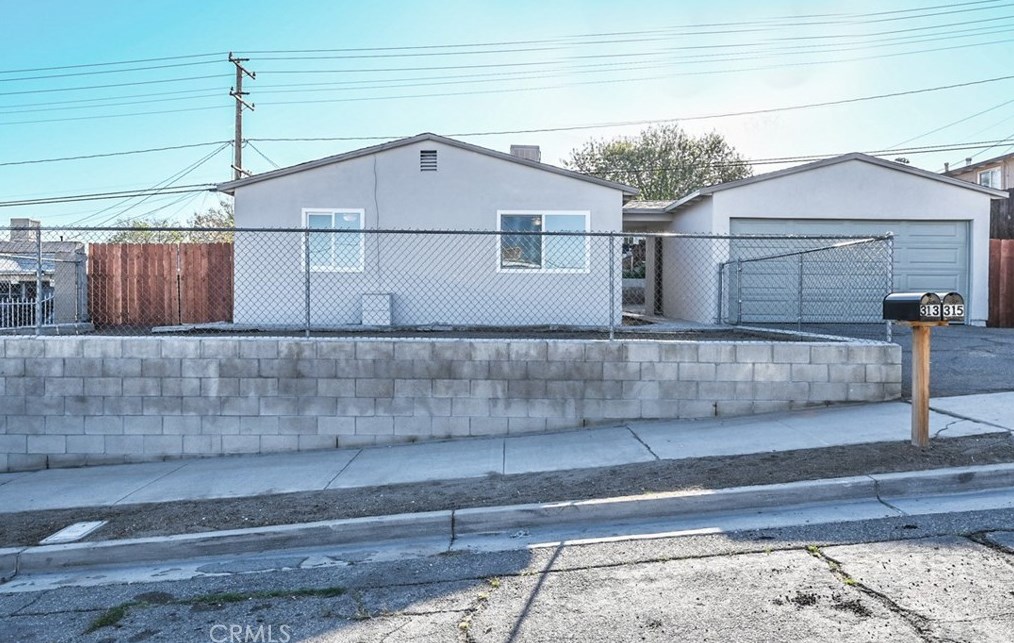 313 Maxine Ave, Barstow CA  92311-3030 exterior