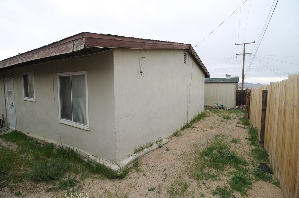 916 Navajo St, Barstow, CA 92311-4045