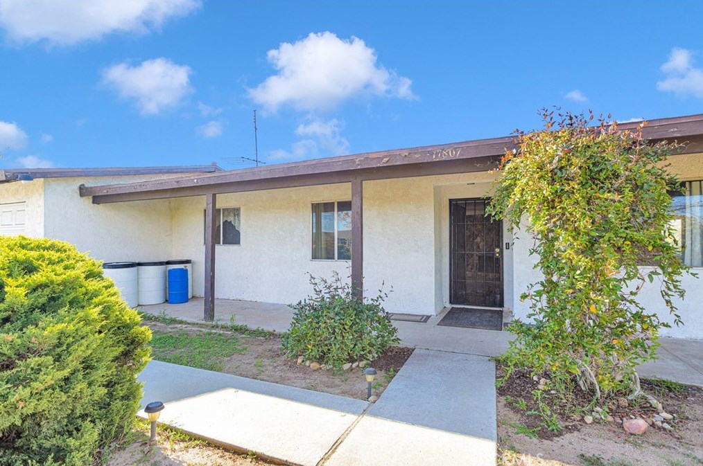 17807 Manzanita St, Hesperia, CA 92345-4924