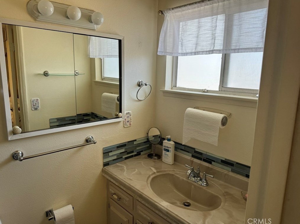 14356 Derby Ct, Victorville CA  92395-4528 exterior