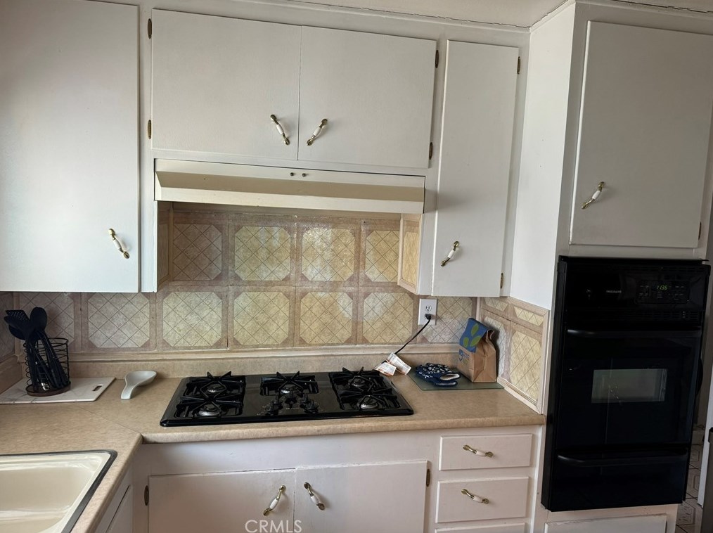 14356 Derby Ct, Victorville CA  92395-4528 exterior