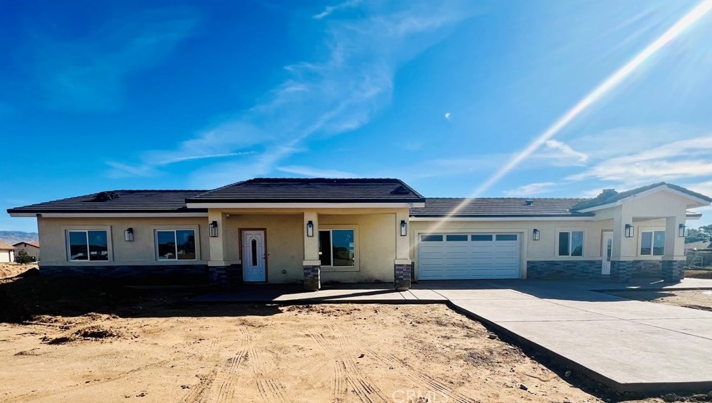21309 Laguna Rd, Apple Valley, CA 92308-7691