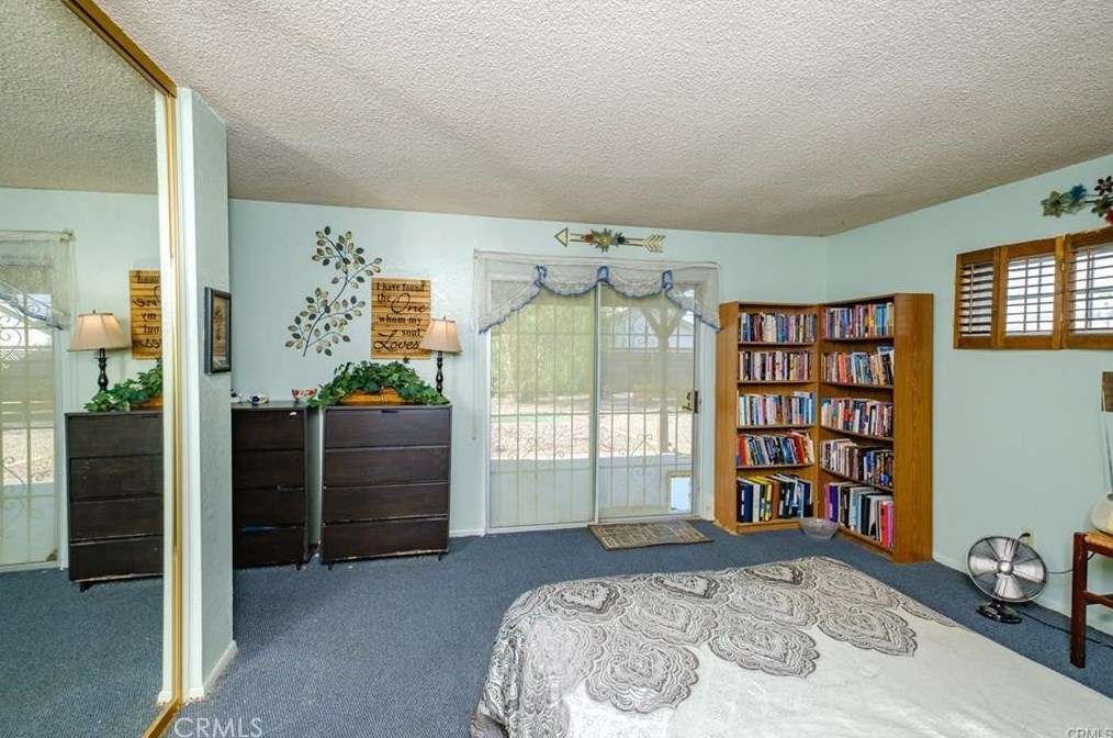 20236 Nowata Rd, Apple Valley CA  92307-5634 exterior