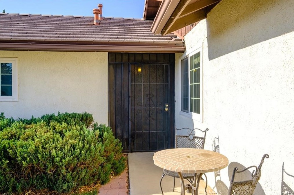 20236 Nowata Rd, Apple Valley CA  92307-5634 exterior