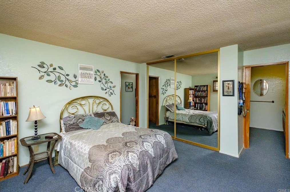 20236 Nowata Rd, Apple Valley CA  92307-5634 exterior