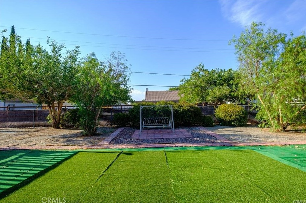 20236 Nowata Rd, Apple Valley CA  92307-5634 exterior
