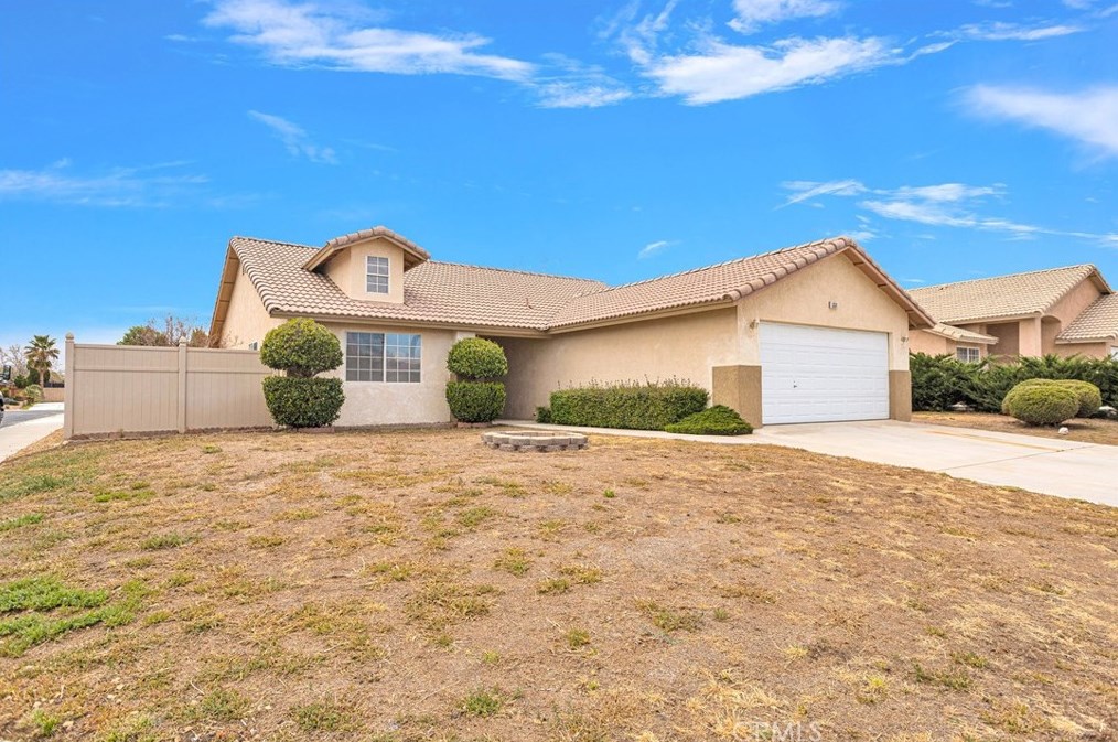 13591 Thistle St, Victorville, CA 92392-7523
