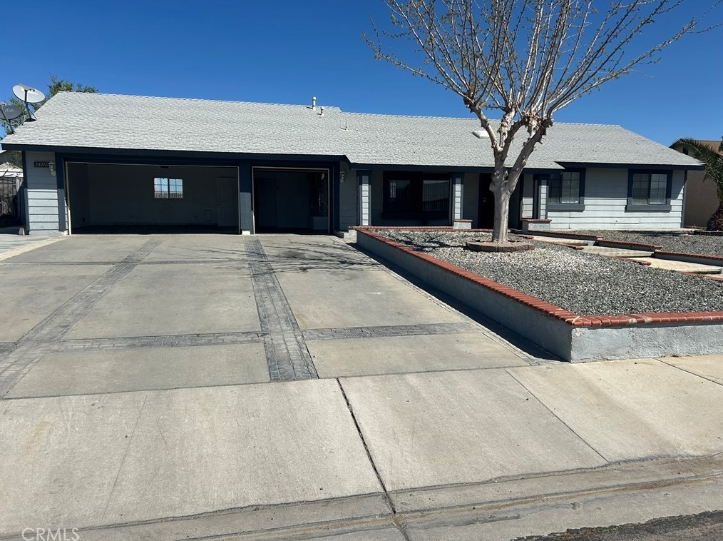 14460 Manzano Rd, Victorville CA  92392-5003 exterior