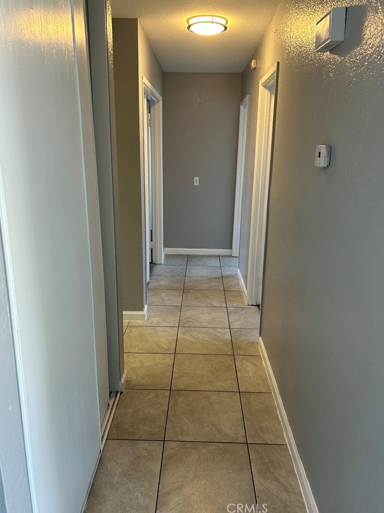 14460 Manzano Rd, Victorville CA  92392-5003 exterior