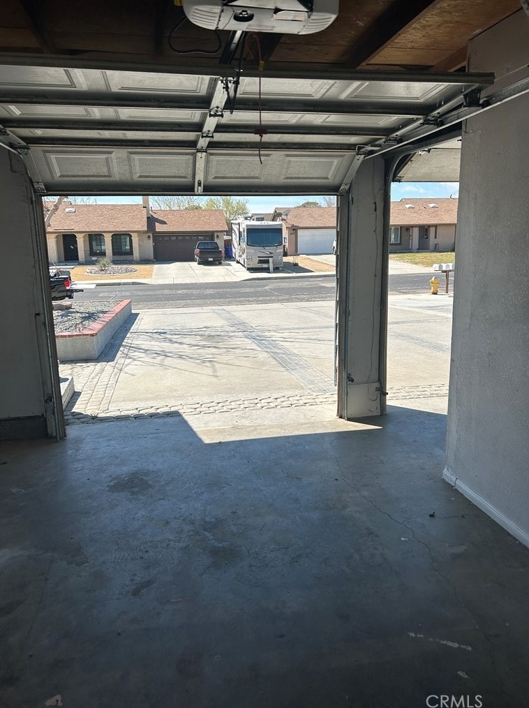 14460 Manzano Rd, Victorville CA  92392-5003 exterior