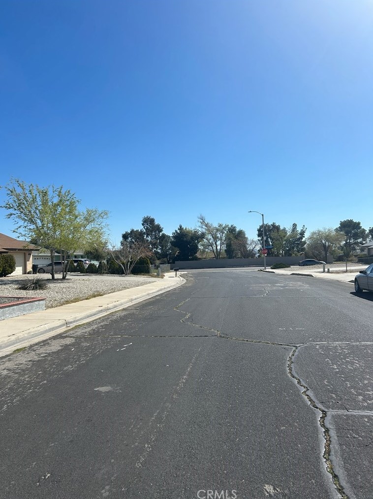 14460 Manzano Rd, Victorville CA  92392-5003 exterior