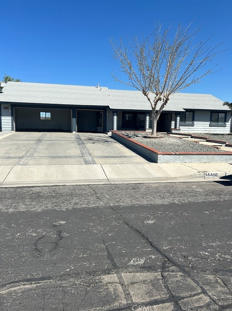 14460 Manzano Rd, Victorville CA  92392-5003 exterior