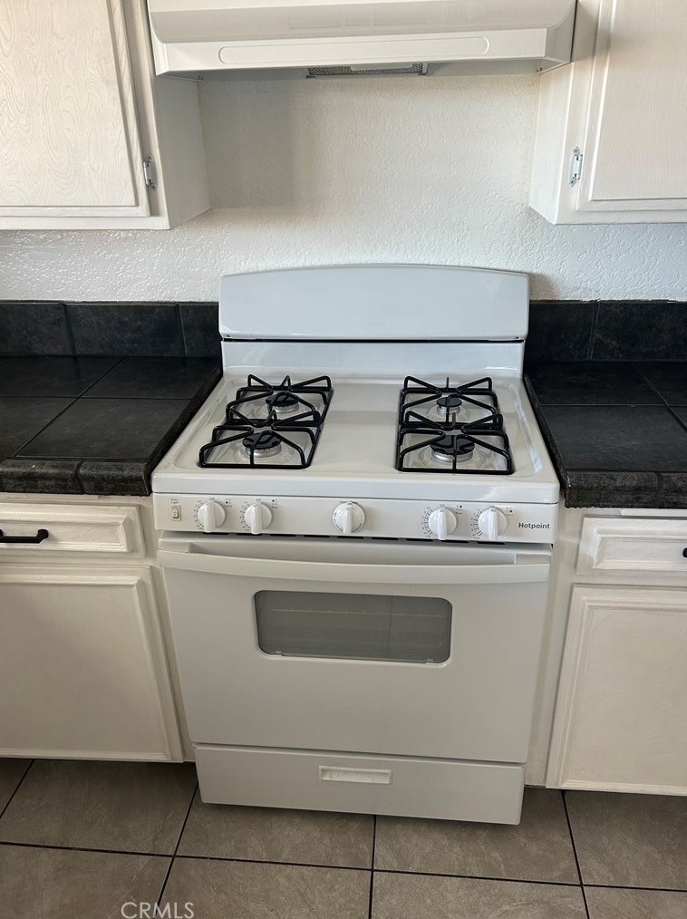 14460 Manzano Rd, Victorville CA  92392-5003 exterior