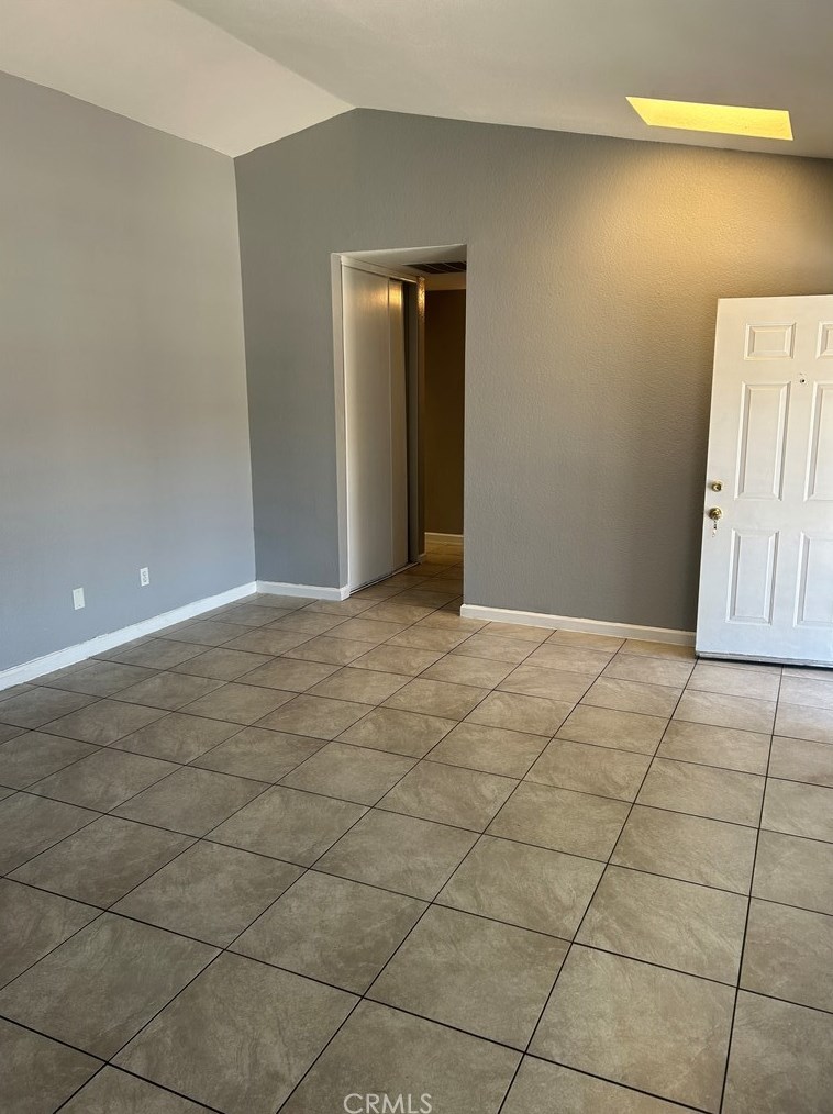 14460 Manzano Rd, Victorville CA  92392-5003 exterior