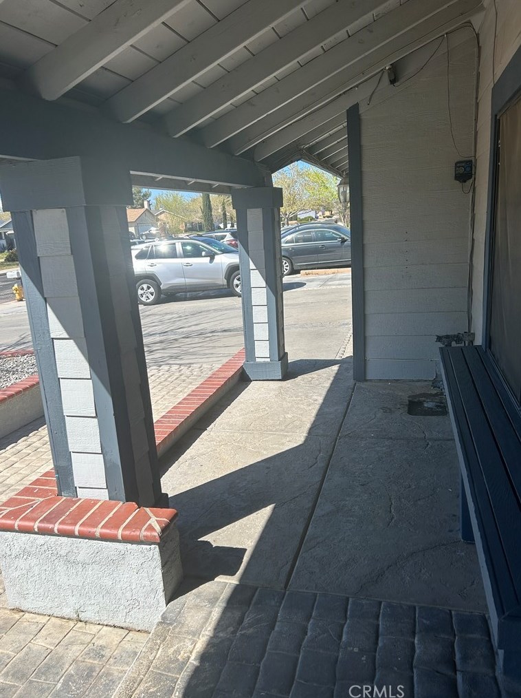 14460 Manzano Rd, Victorville CA  92392-5003 exterior