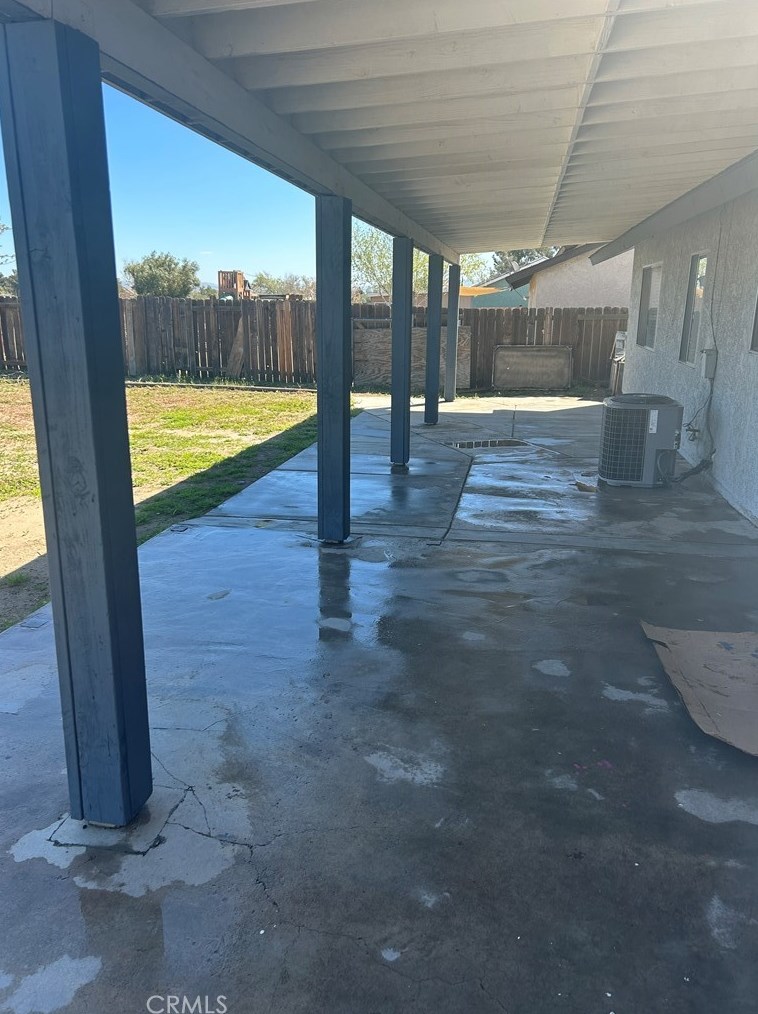 14460 Manzano Rd, Victorville CA  92392-5003 exterior