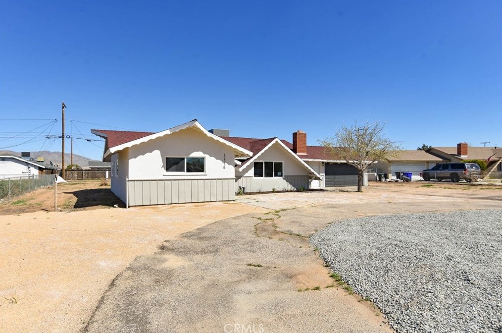 12375 Tonikan Rd, Apple Valley, CA 92308-7302