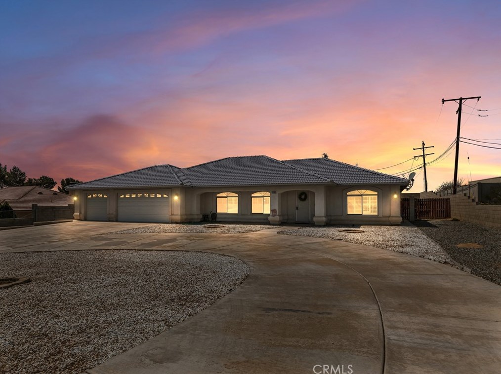 15890 Venango Rd, Apple Valley, CA 92307-2417