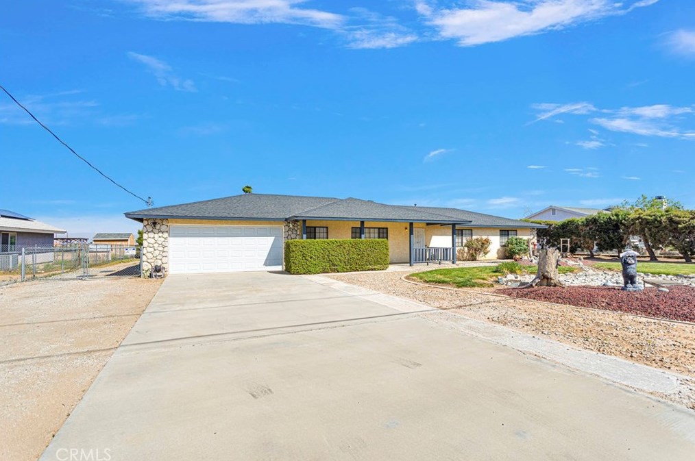 11545 Pinon Ave, Hesperia, CA 92345-2052