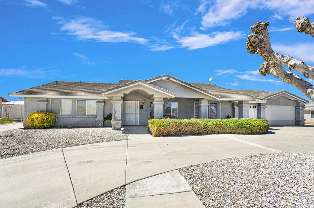 11250 3rd Ave, Hesperia, CA 92345-2353