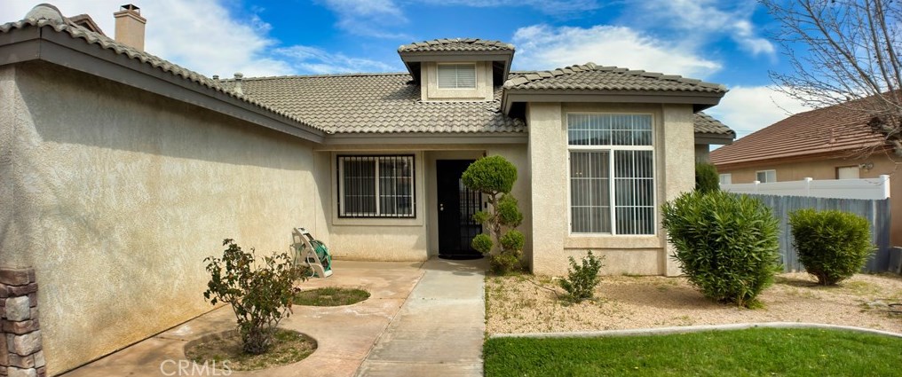 8935 Concord Ct, Hesperia, CA 92344-8276