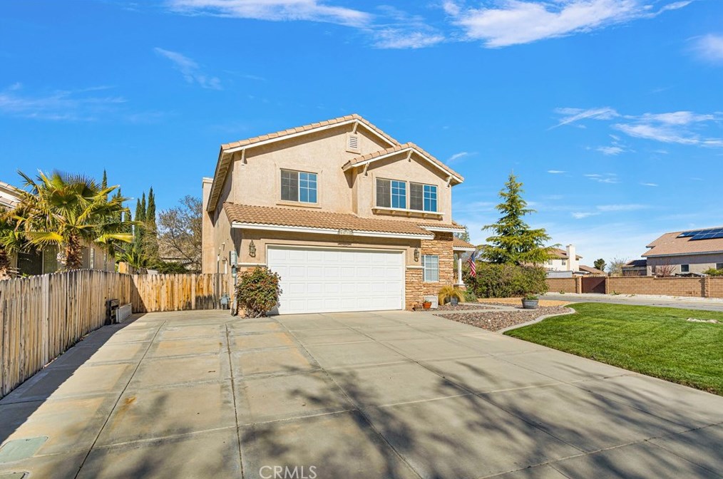 9020 Hanford Ave, Hesperia, CA 92344-8261