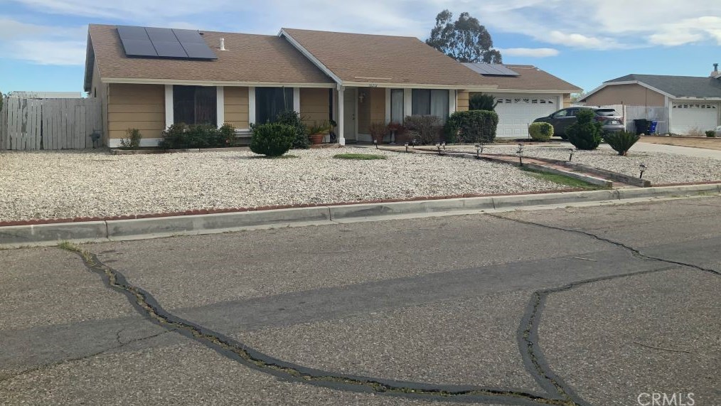 16212 Westland Dr, Victorville, CA 92395-9072