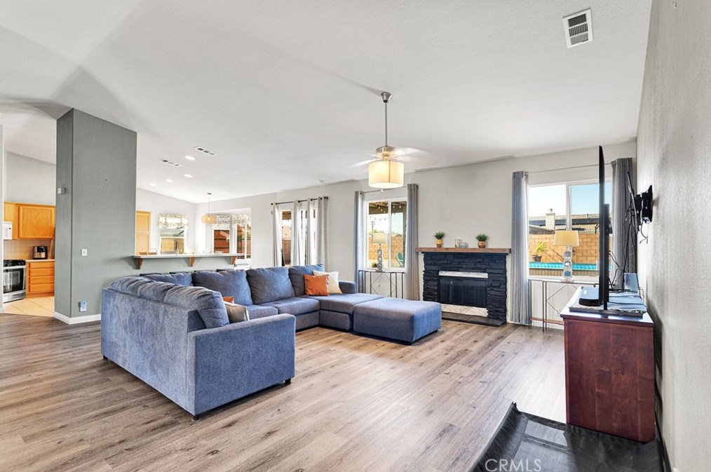 21152 Reliance Dr, Apple Valley, CA 92308-5877
