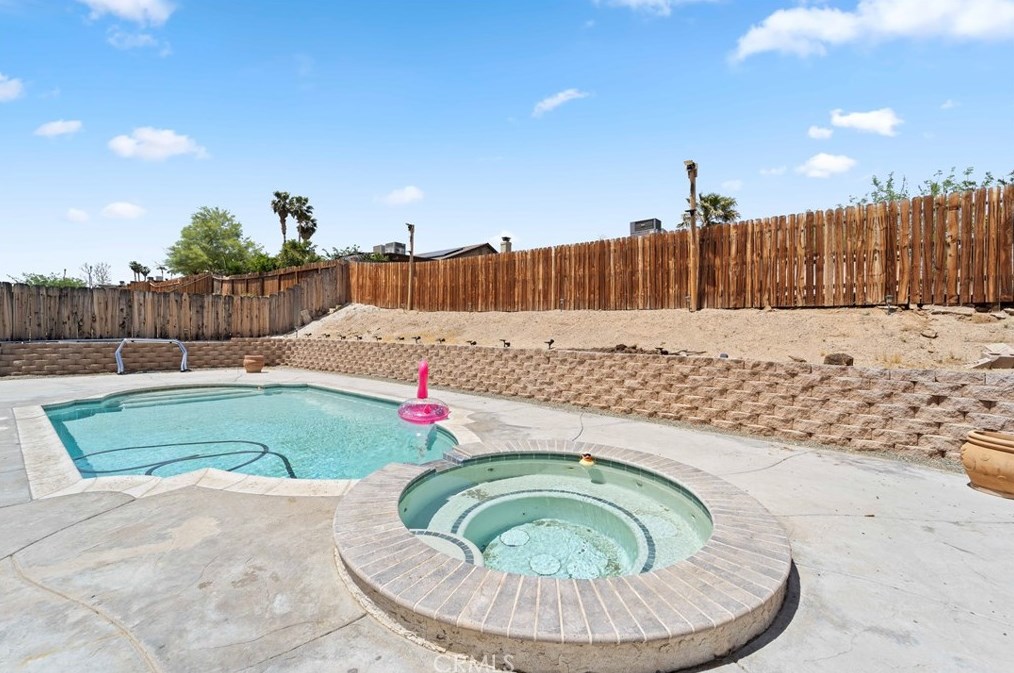 1165 Borrego Dr, Barstow, CA 92311-6702