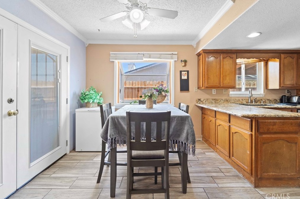 1165 Borrego Dr, Barstow CA  92311-6762 exterior