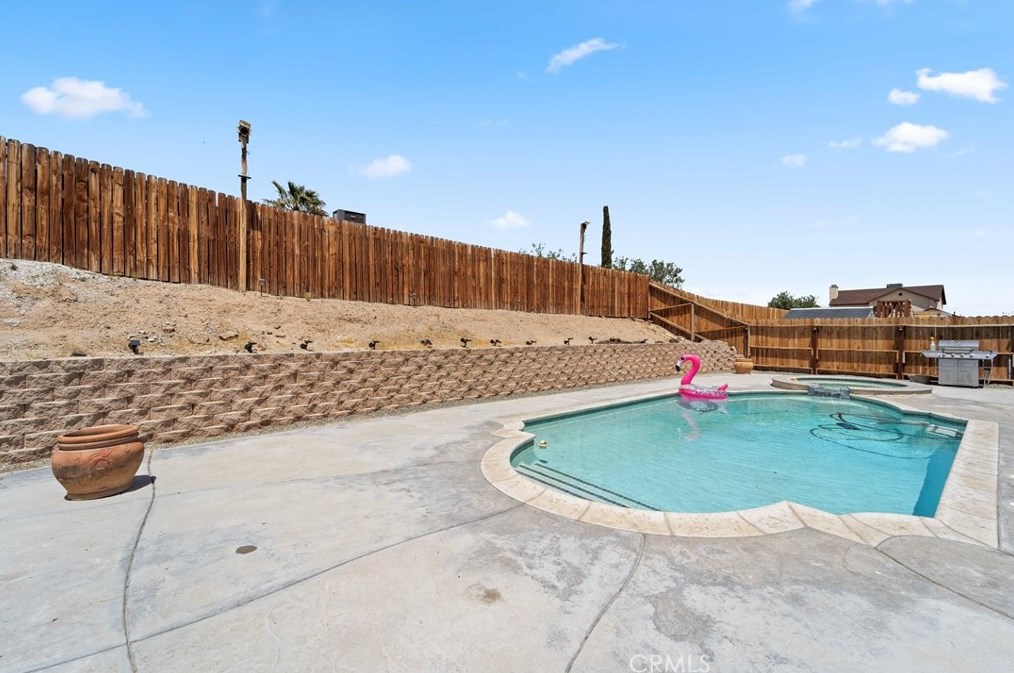 1165 Borrego Dr, Barstow CA  92311-6762 exterior