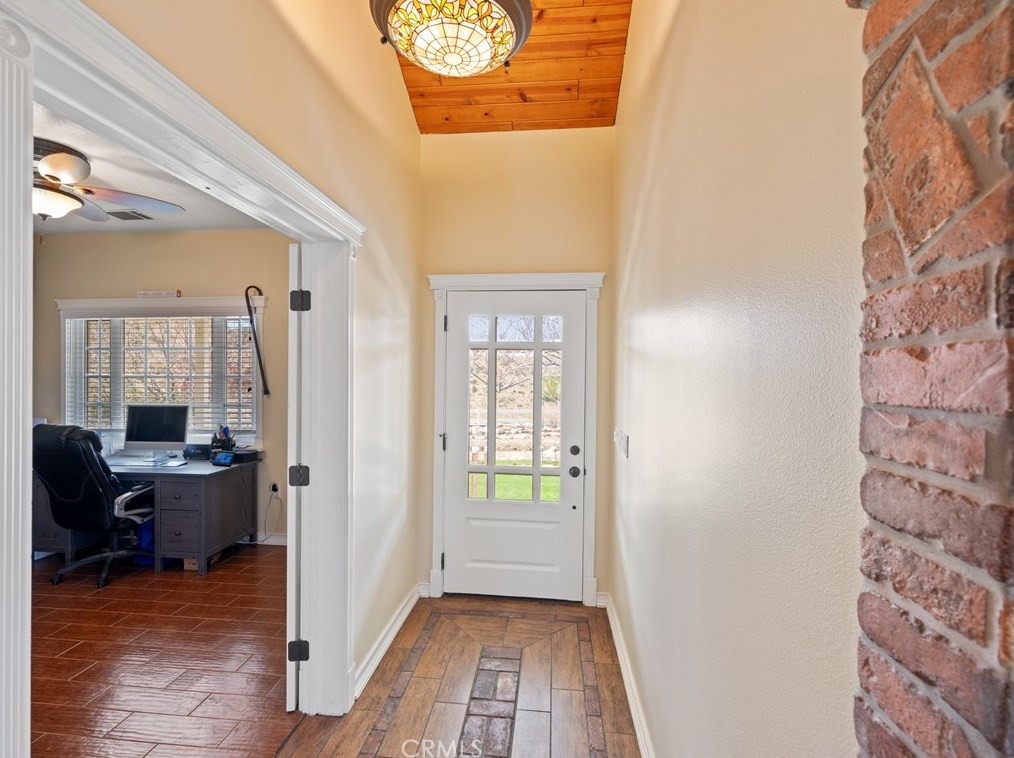 5127 Bass St, Hesperia CA  92345-9351 exterior