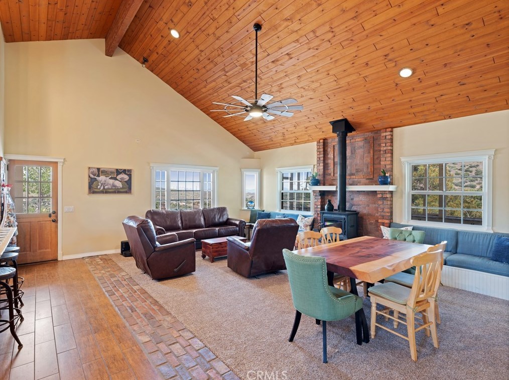 5127 Bass St, Hesperia CA  92345-9351 exterior