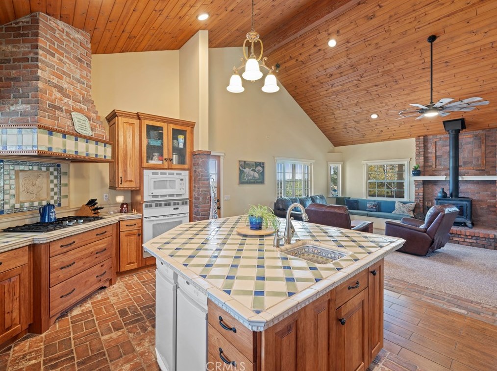 5127 Bass St, Hesperia CA  92345-9351 exterior