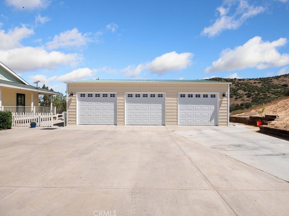 5127 Bass St, Hesperia CA  92345-9351 exterior