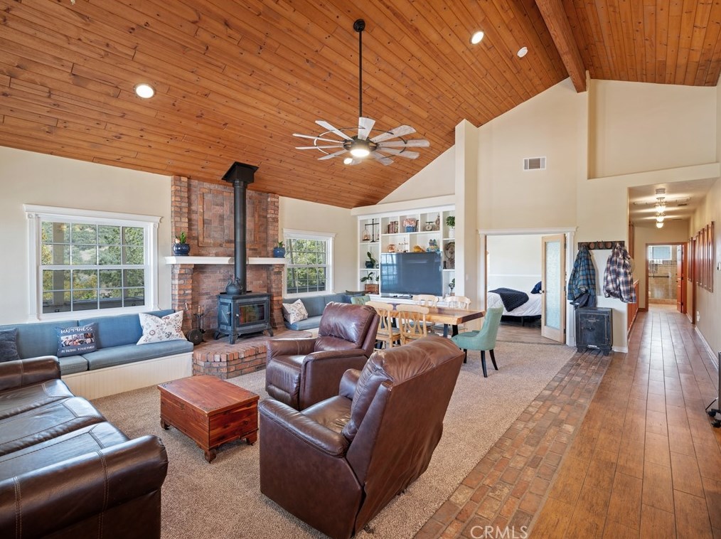 5127 Bass St, Hesperia CA  92345-9351 exterior