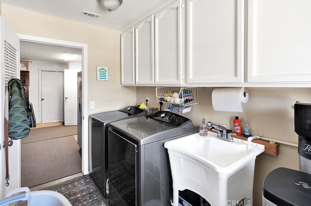 17350 Cochise St, Hesperia CA  92345-7282 exterior