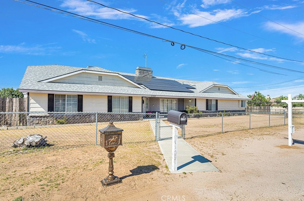 17350 Cochise St, Hesperia CA  92345-7282 exterior