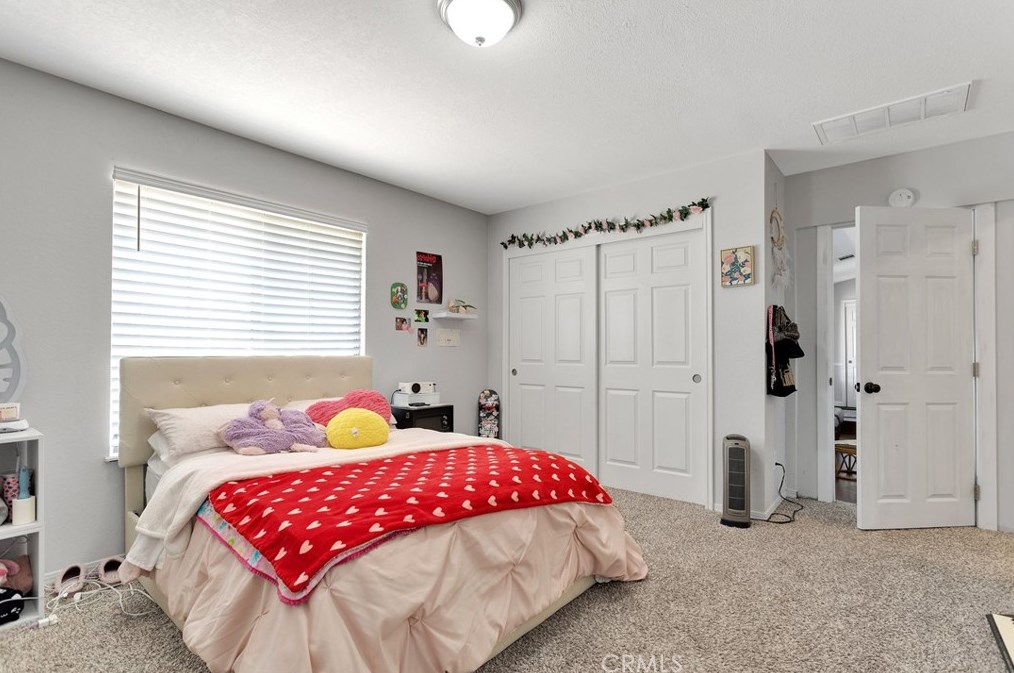 17350 Cochise St, Hesperia CA  92345-7282 exterior