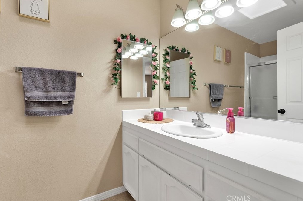 17350 Cochise St, Hesperia CA  92345-7282 exterior